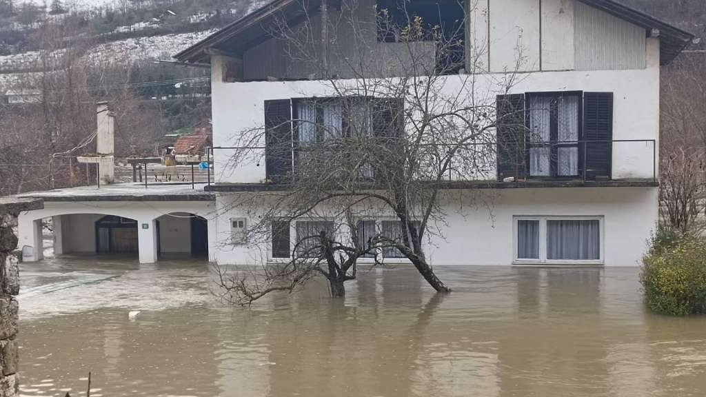 Desetine stambenih objekata u USK poplavljeno, vjerovatno proglašenje stanja prirodne nesreće