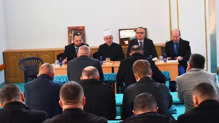 Muftija Kudić u posjeti MIZ Bosanska Krupa: Imami iza sebe ostavljaju vjersku naobrazbu i oplemenjena srca