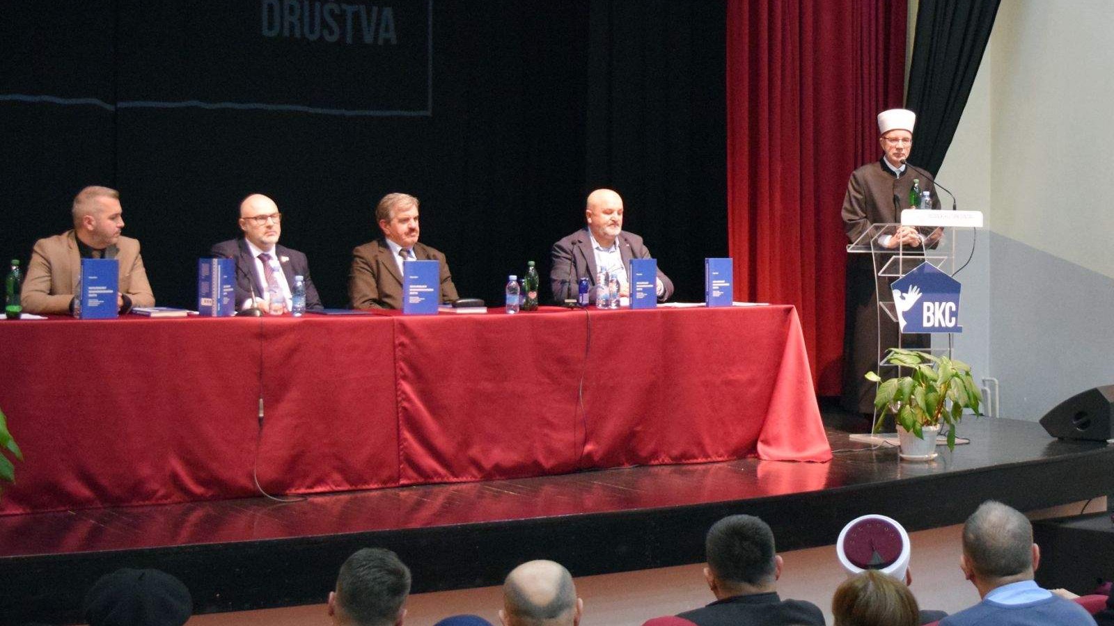 Predstavljena knjiga "Multilateralnost bosanskohercegovačkog društva" autora Mensura Husića