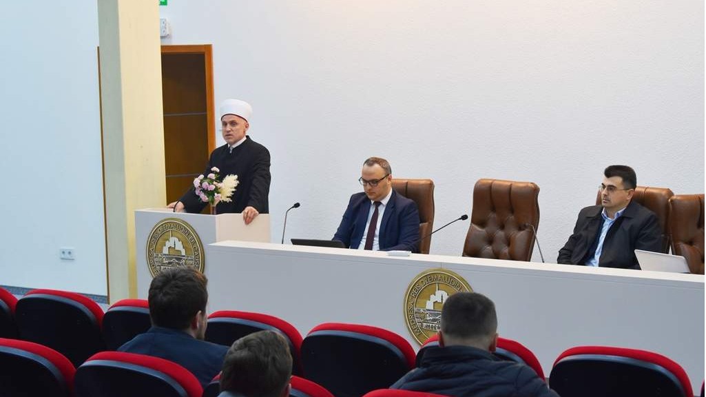 Muftija Kudić posjetio MIZ Cazin: Uz redovne aktivnosti realizuje se online nastava i mekteb za odrasle