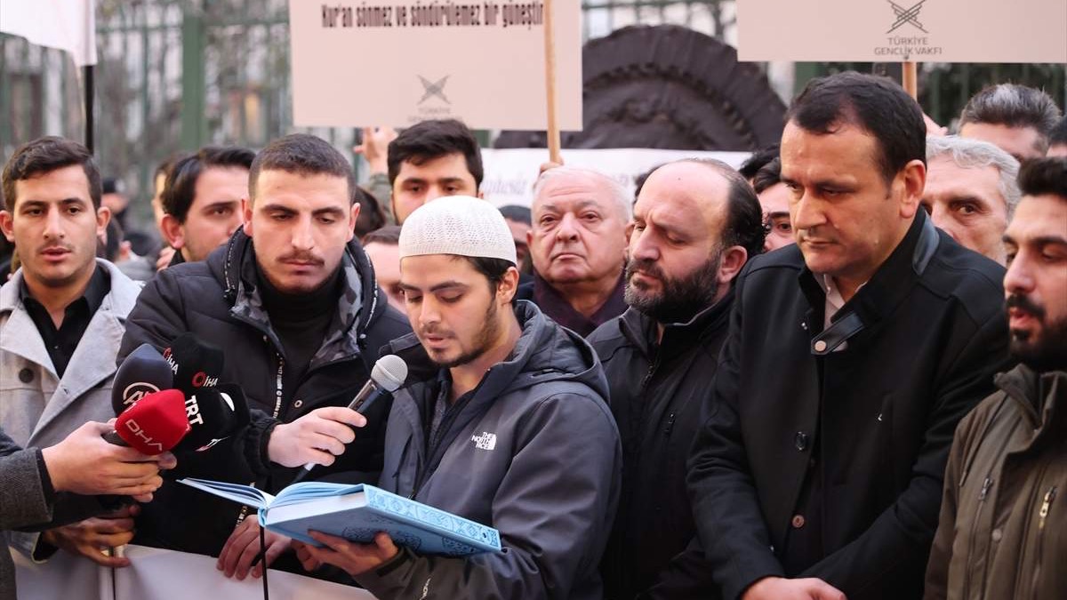 U Istanbulu održan protest zbog spaljivanja Kur'ana u Švedskoj