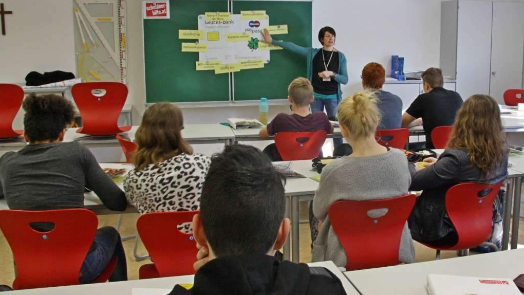 Beč - Više od 3.000 srednjoškolaca dobilo 'finansijske dozvole' za odgovorno upravljanje novcem