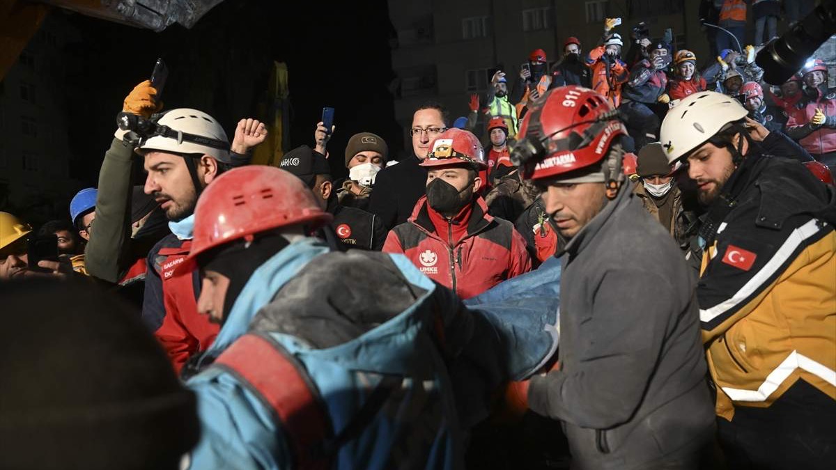 Herojska požrtvovanost spasilaca u Turskoj: Muškarac spašen ispod ruševina 88 sati nakon zemljotresa