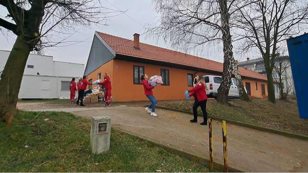 Tuzlanski Merhamet nastavlja sa prikupljanjem grijalica, agregata, deka i vreća za spavanje