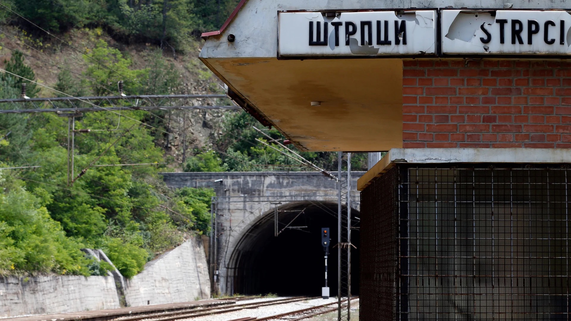 Treća decenija od zločina u Štrpcima: Za tijelima 16 ubijenih se još traga