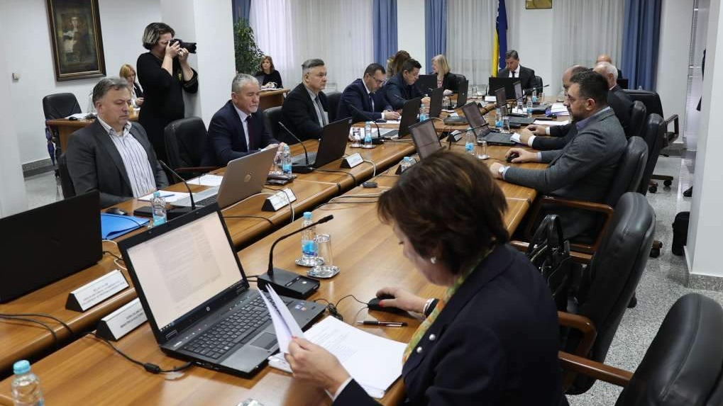 Sjednica Vlade entiteta FBiH: Na dnevnom redu programi utroška sredstava za razvojne projekte