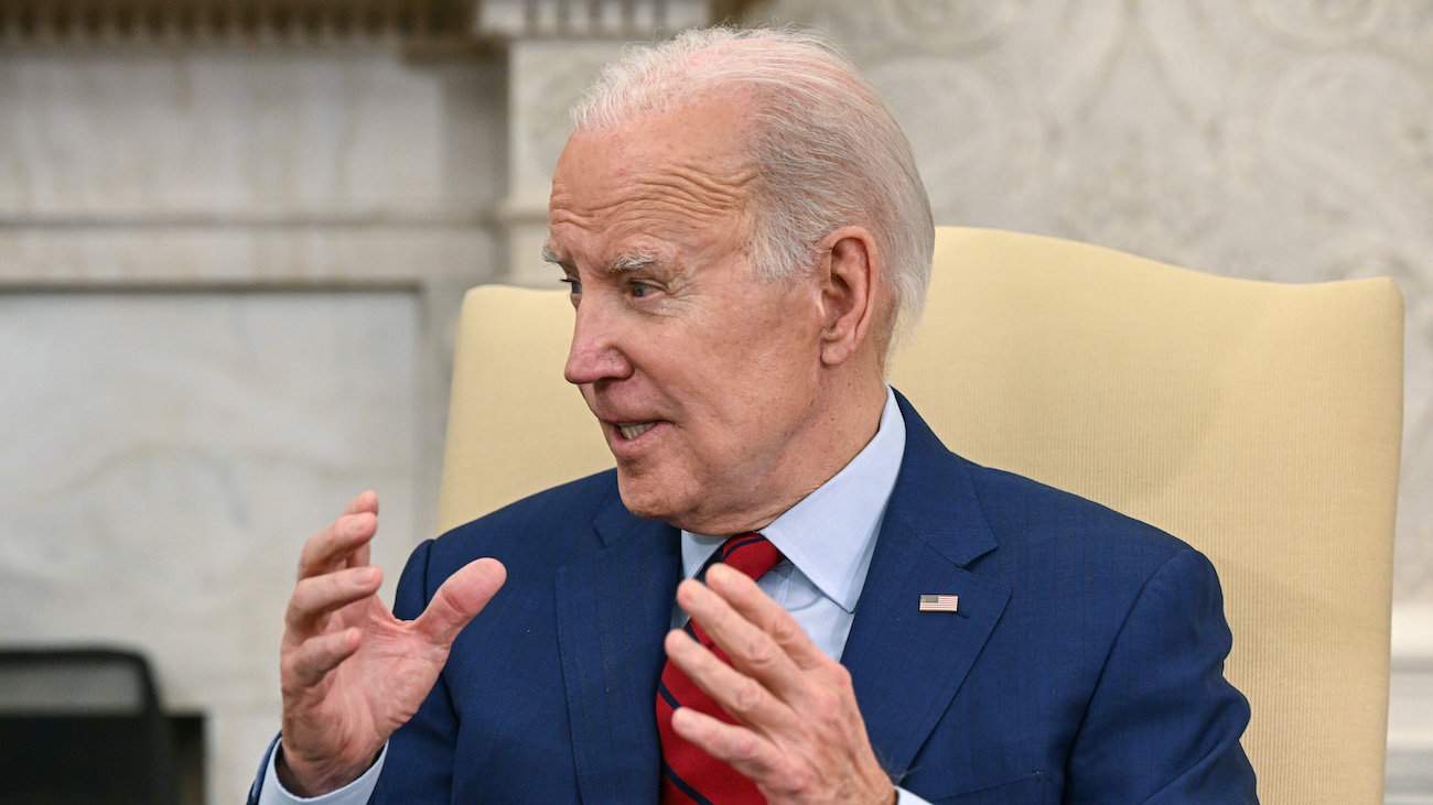 Biden još nije odlučio da li da skine oznaku tajnosti sa dokumenata o porijeklu koronavirusa