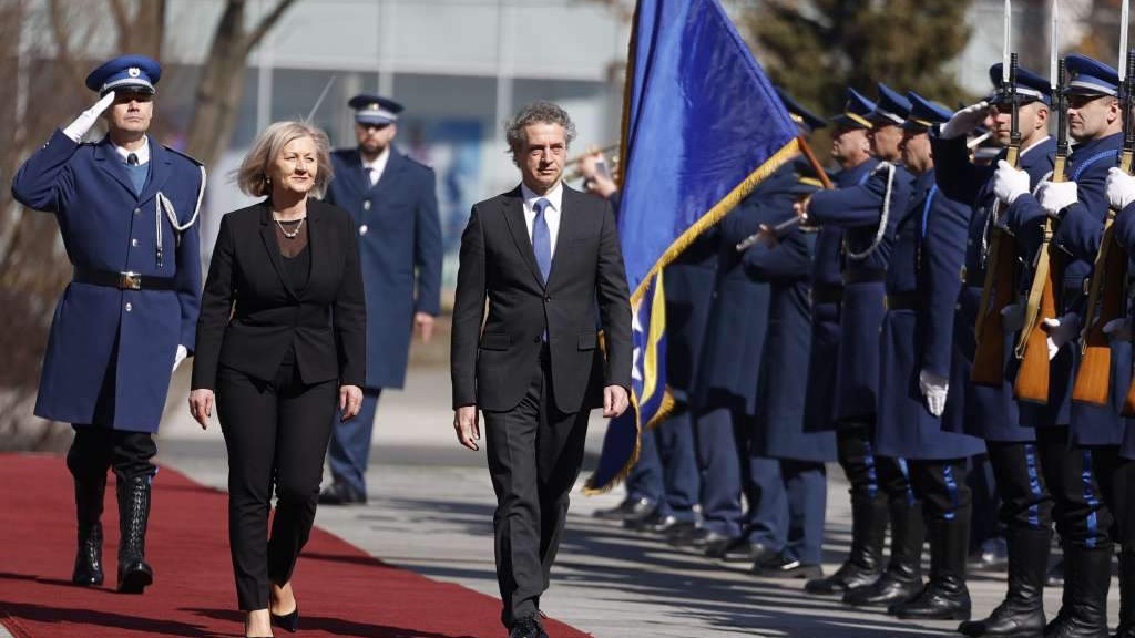 Premijer Slovenije doputovao u službenu posjetu BiH, dočekala ga Krišto