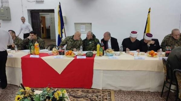 Muftija Kudić na iftaru Oružanih snaga u Bihaću