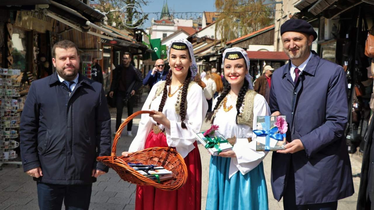 Sarajevska Općina Stari Grad obradovala građane čestitkama i poklonima povodom Ramazanskog Bajrama