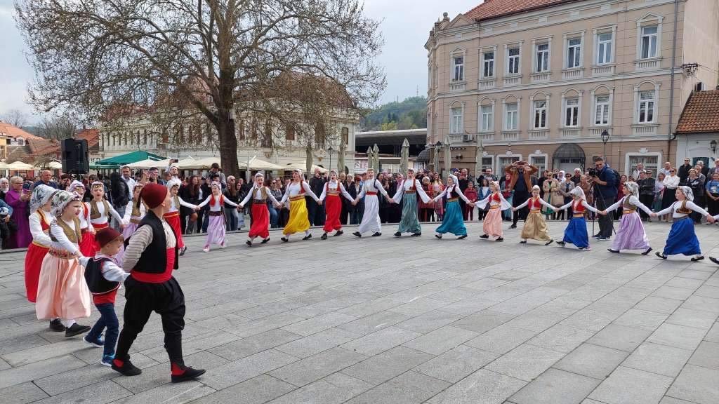 Obilježen Ramazanski bajram na Trgu slobode u Tuzli