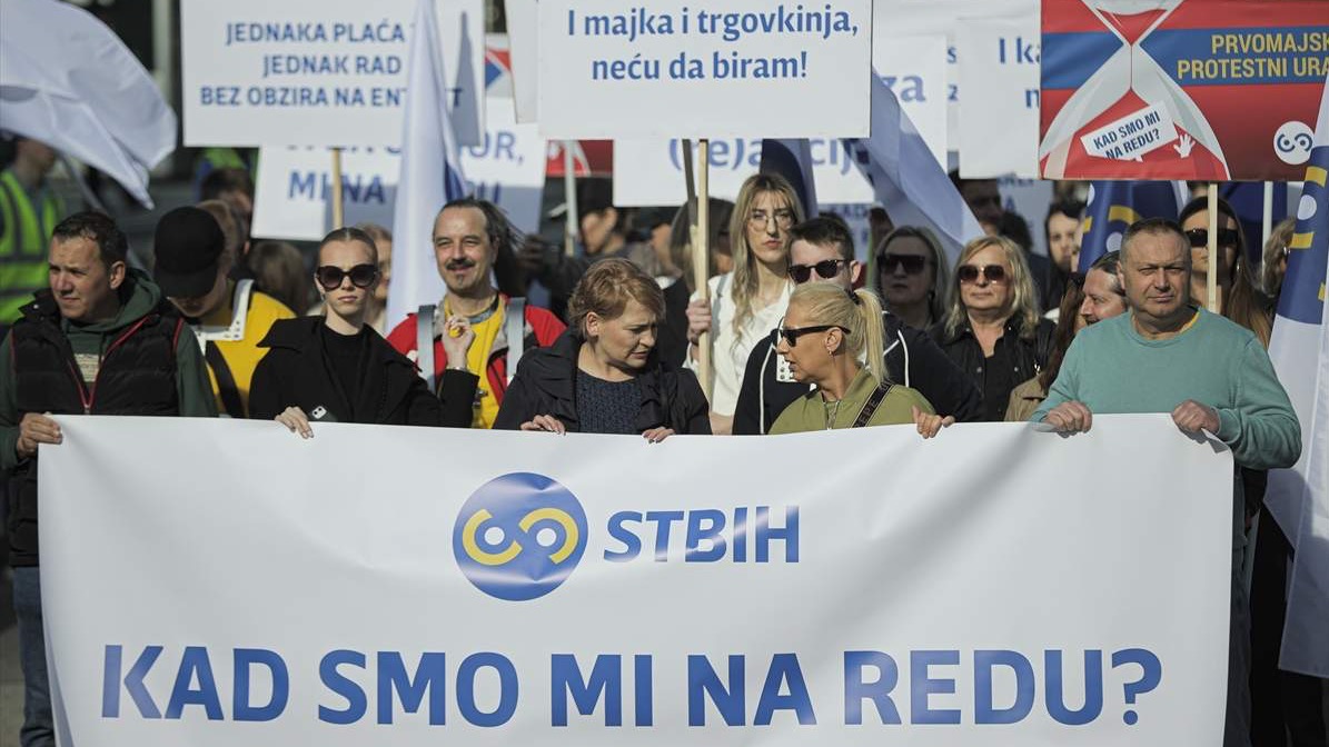 Održani prvomajski protesti Sindikata trgovine BiH: Kada smo mi na redu?