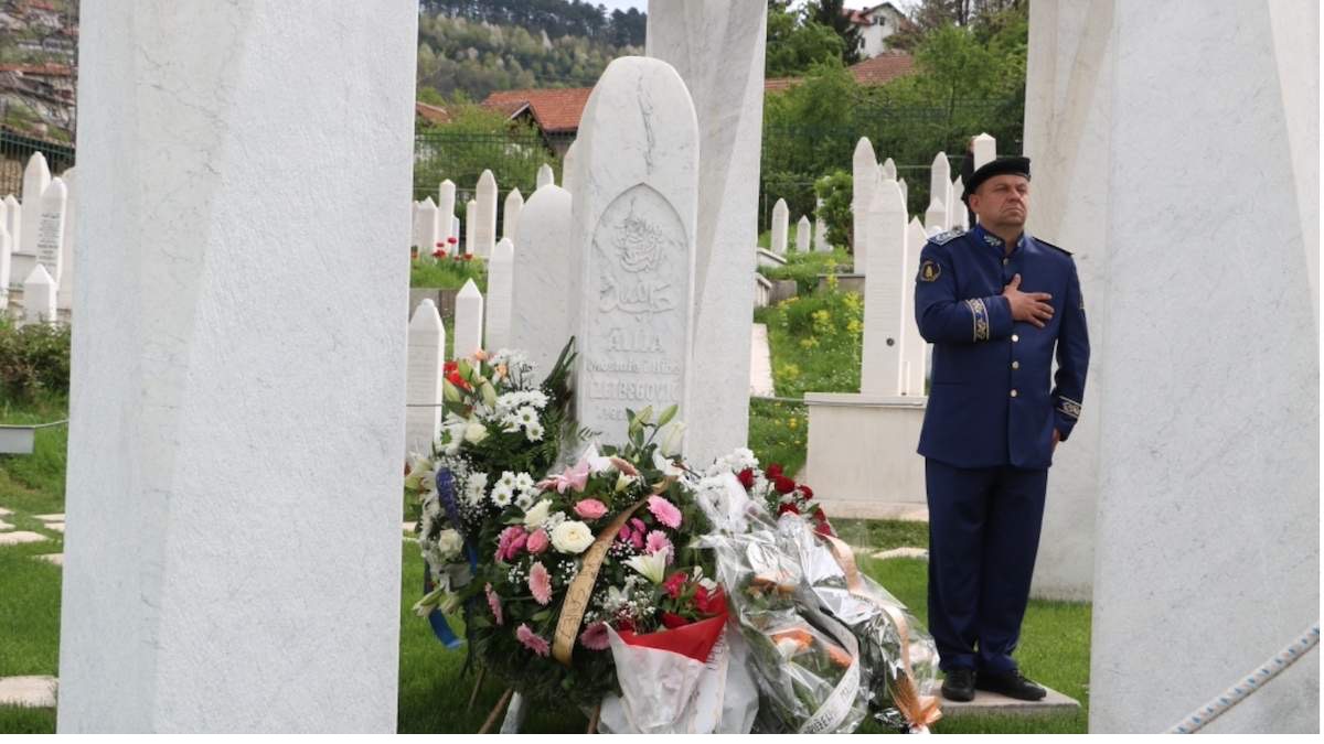 Polaganjem cvijeća i učenjem Fatihe na Kovačima obilježena godišnjica odbrane Sarajeva i nezavisne BiH