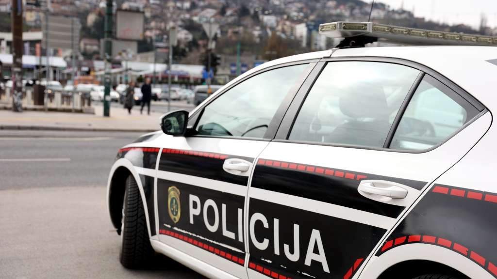 Uprava policije MUP-a ZDK obezbijedila prisustvo policajaca u školama na području kantona