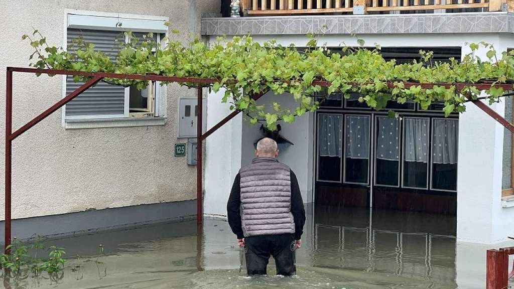 Nezapamćene poplave u USK, a padavine ne prestaju