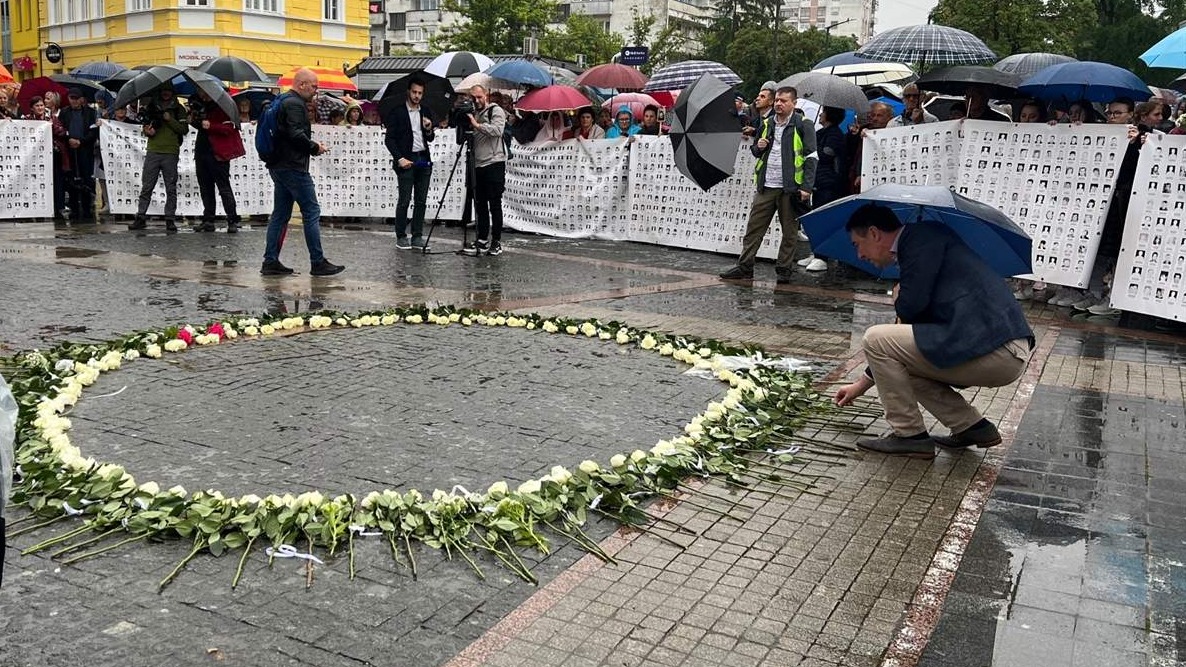 Prijedor: Obilježen Dan bijelih traka, ponovljen apel za izgradnju spomenika za 102 ubijene prijedorske djece