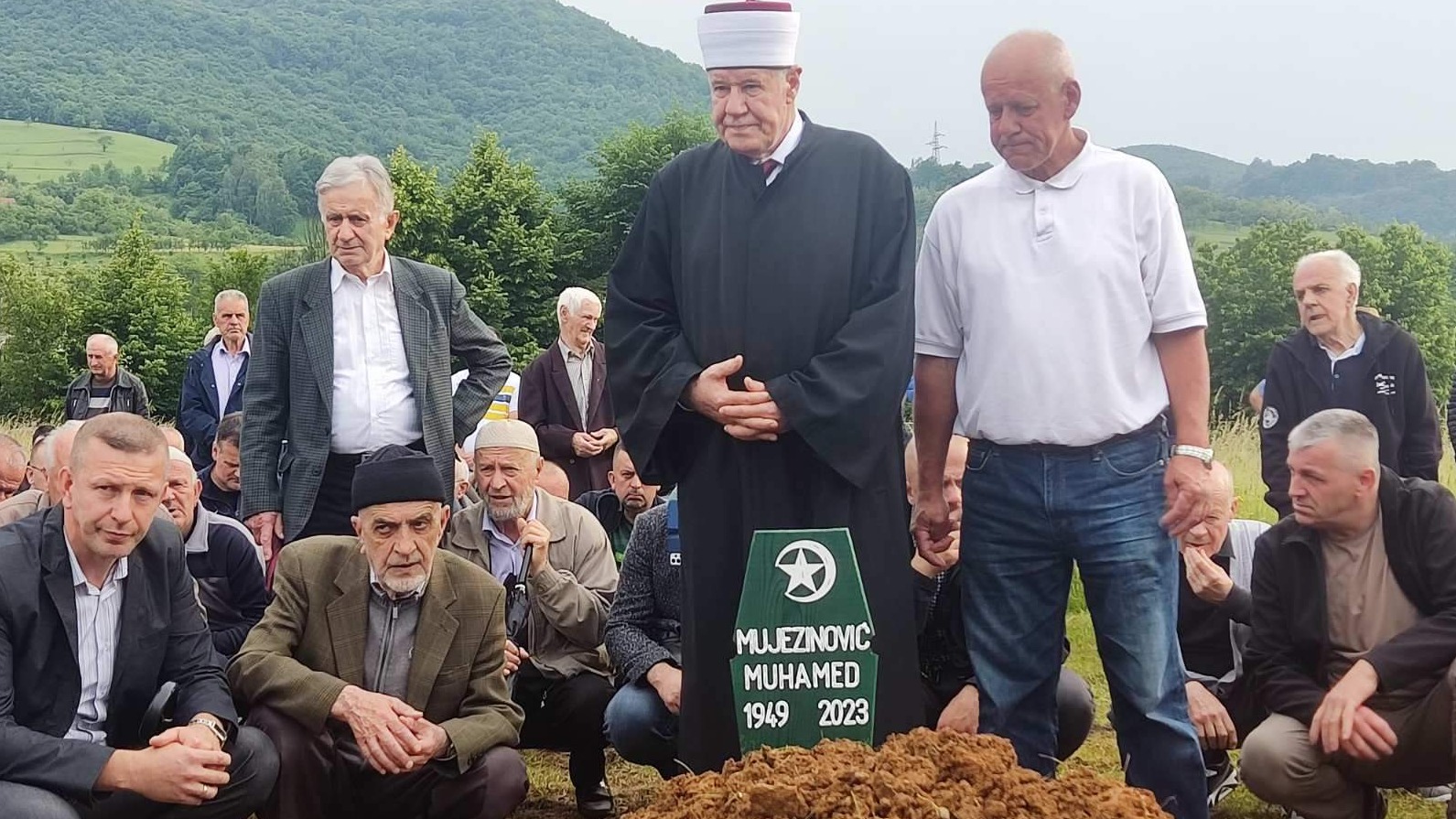 Zenica: Klanjana dženaza i obavljen ukop dr. Muhameda Mujezinovića