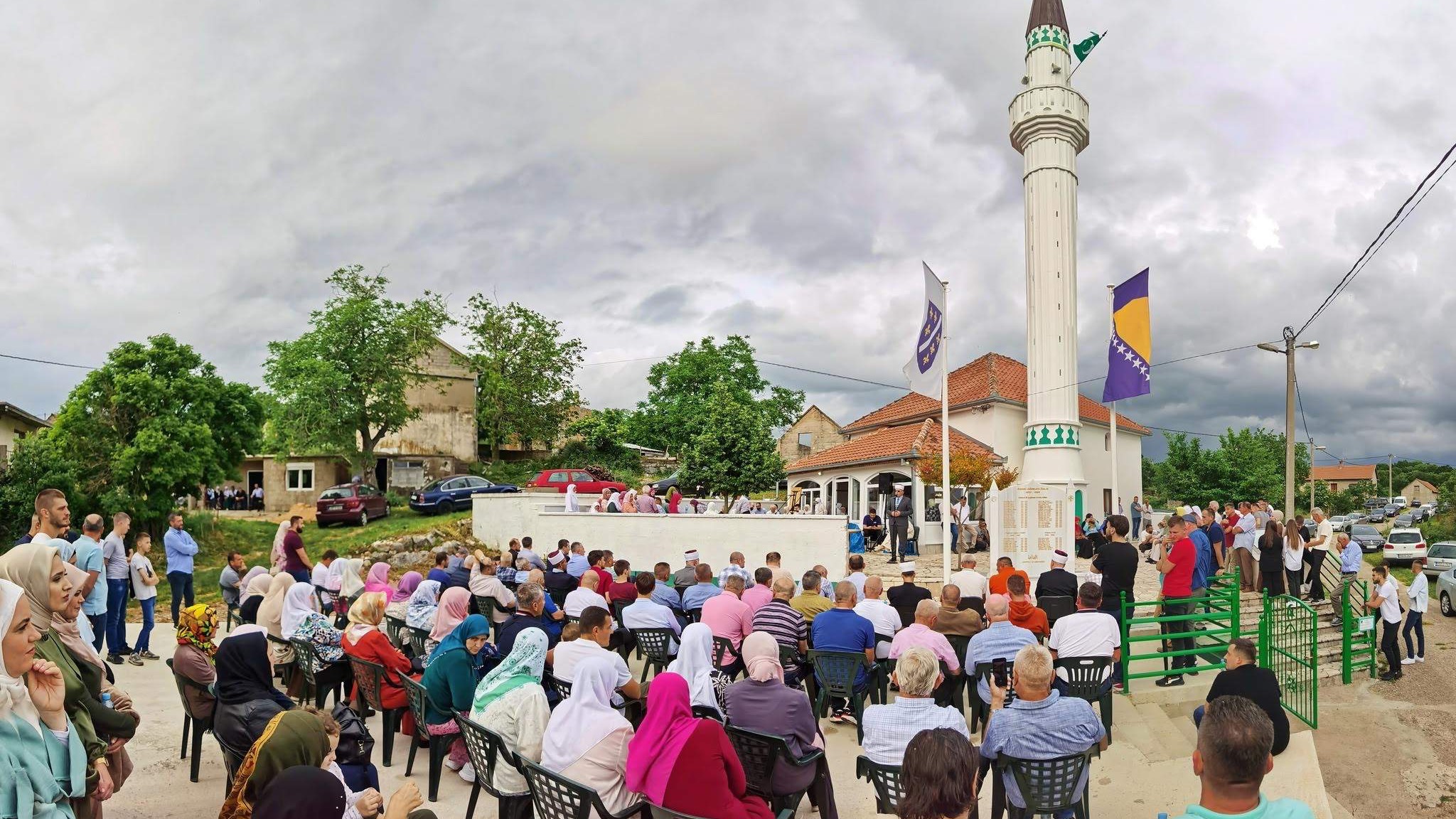 Trideset godina šutnje, trideset godina živih rana