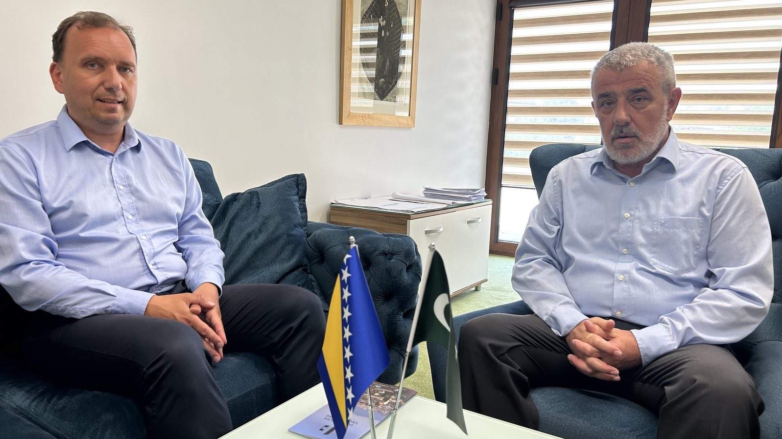 Haris Bašić, zamjenik gradonačelnice Sarajeva i budući ambasador BiH u Vijeću Evrope, posjetio Upravu za obrazovanje i nauku 