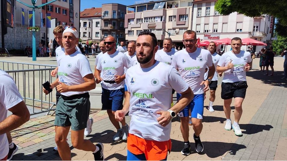 Iz Bihaća put Srebrenice krenuli i maratonci