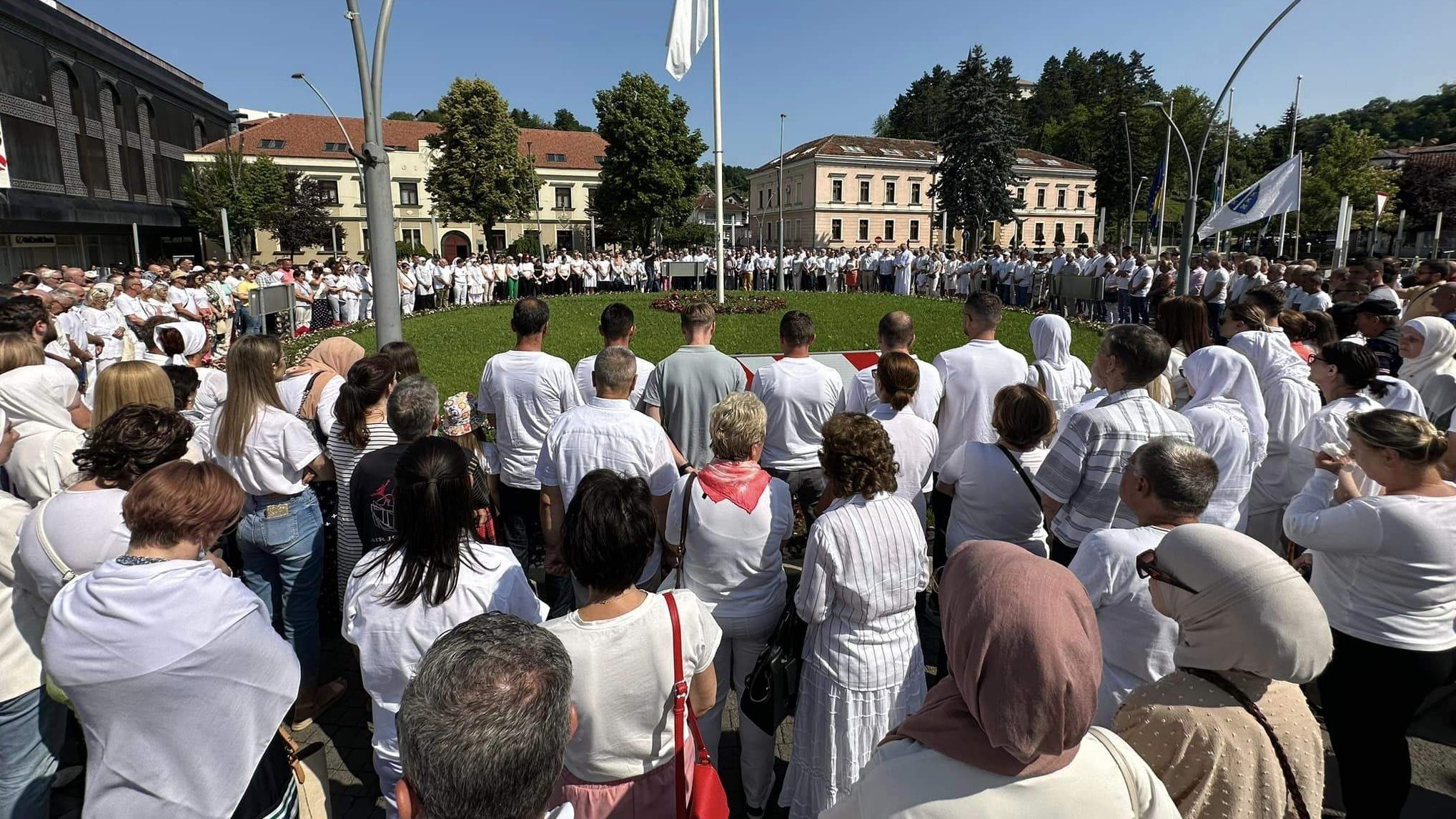 Cazin: Obilježen Dan sjećanja na genocid u Srebrenici