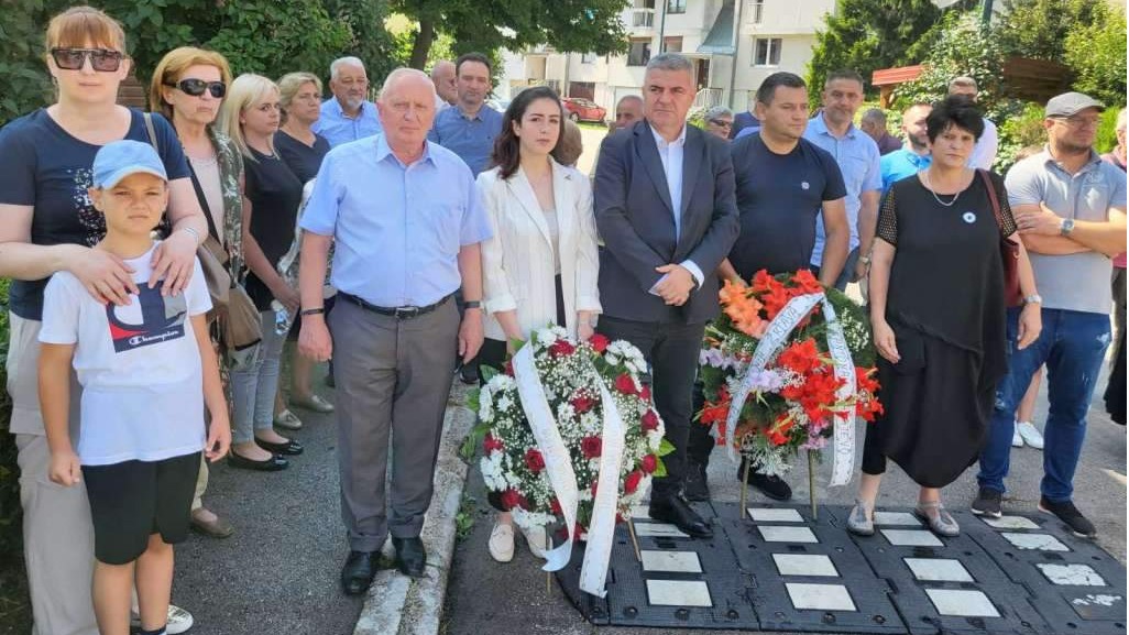 Obilježena 30. godišnjica od ubistva 14 Sarajlija u redu za vodu na Dobrinji