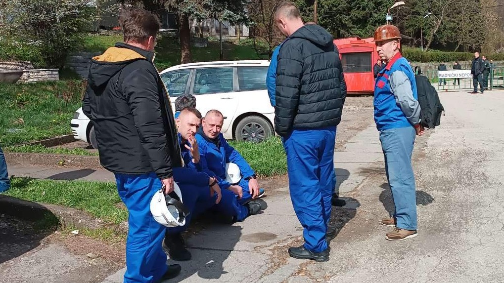 Zenički rudari prenoćili u jami 'Raspotočje', Uprava zabranila silazak u jamu ostalim rudarima