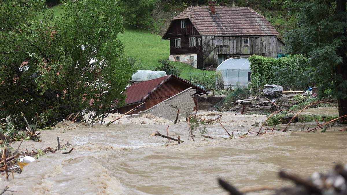 Slovenija: Zatvorene ceste u Koruškoj, situacija i dalje loša