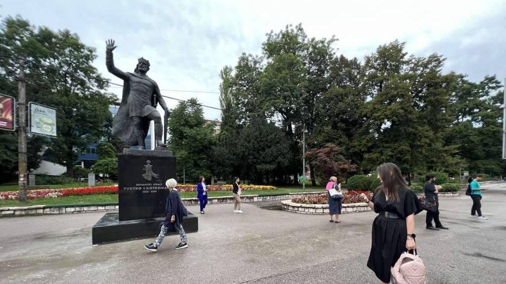 U Sarajevu postavljen spomenik kralju Tvrtku I, na dan potpisivanja Povelje Kulina bana