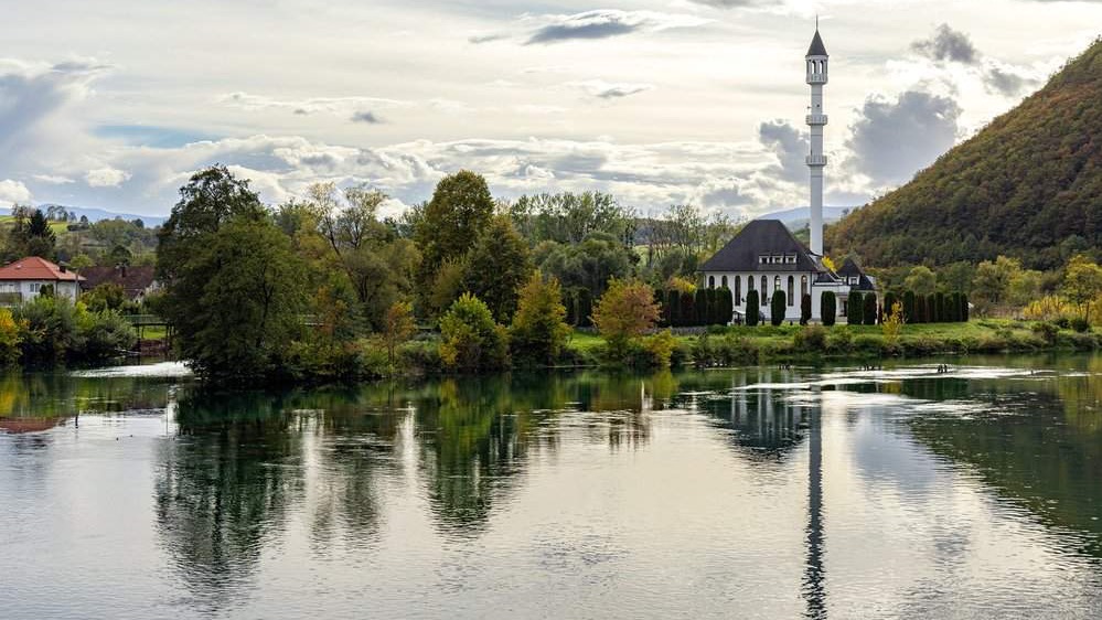 Gradska džamija u Bosanskoj Otoci