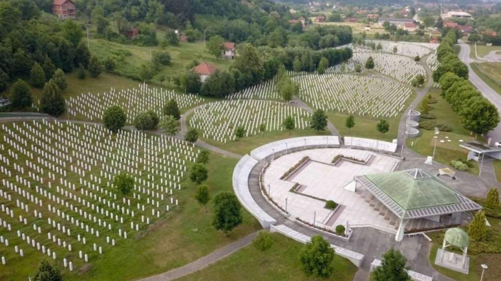 Ministarstvo: Osiguran novac za posjetu učenika srednjih škola Memorijalnom centru Potočari