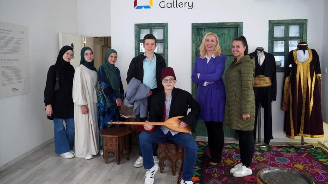 Učenici sarajevske medrese posjetili Baš Gallery: Interes mladih za kulturnu i materijalnu baštinu domovine 