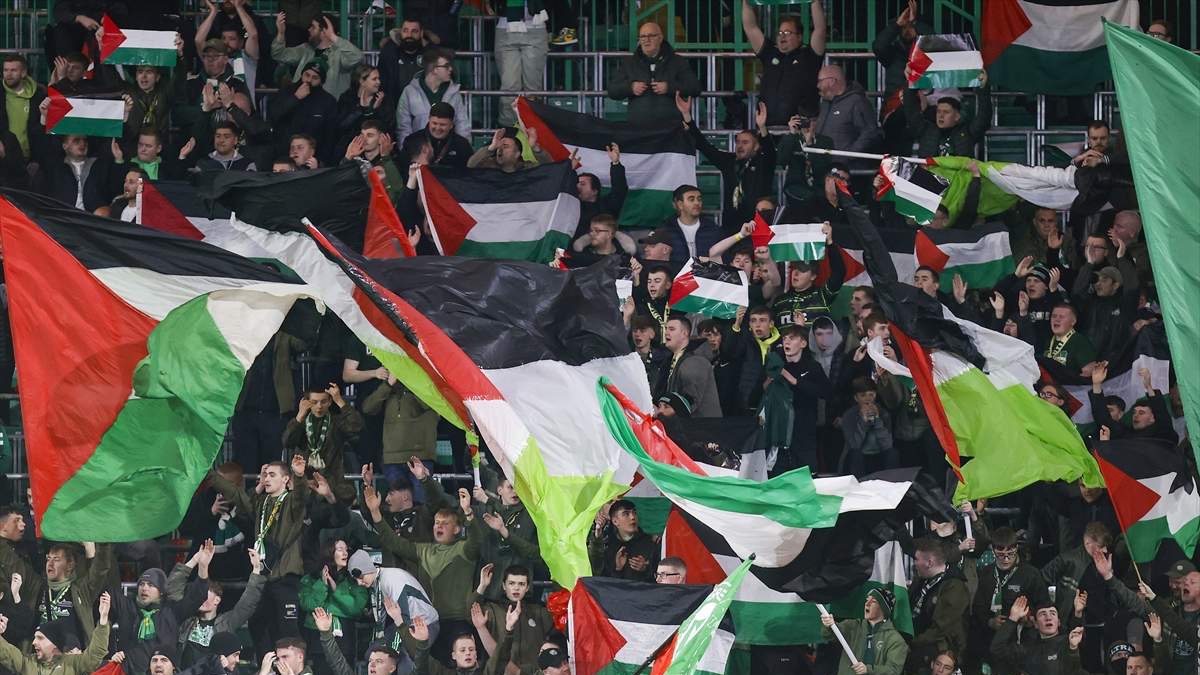 Navijači Celtica obojili stadion zastavama Palestine