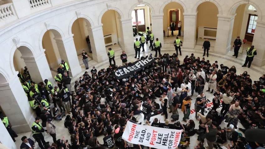 SAD: Demonstranti prekinuli Blinkenovo izlaganje u Senatu, tražili prekid napada u Gazi