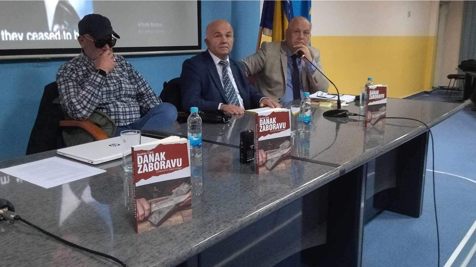 U Tuzli promovisana knjiga "Danak zaboravu - Genocid u Šahovićima", autora Ibrahima Čikića