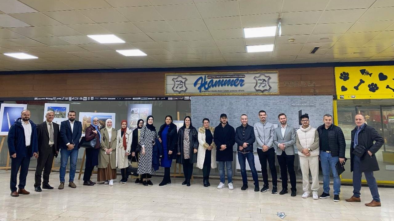 Rukovodstvo i studenti Studentskog centra posjetili izložbu "Pod nebom vedre vjere - Islam i Evropa u iskustvu Bosne"