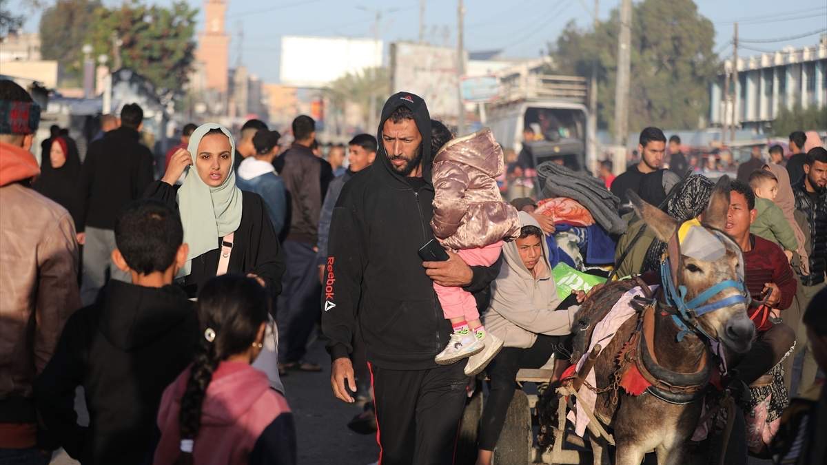 S humanitarnom pauzom u Pojasu Gaze, raseljeni Palestinci krenuli da vide svoje kuće