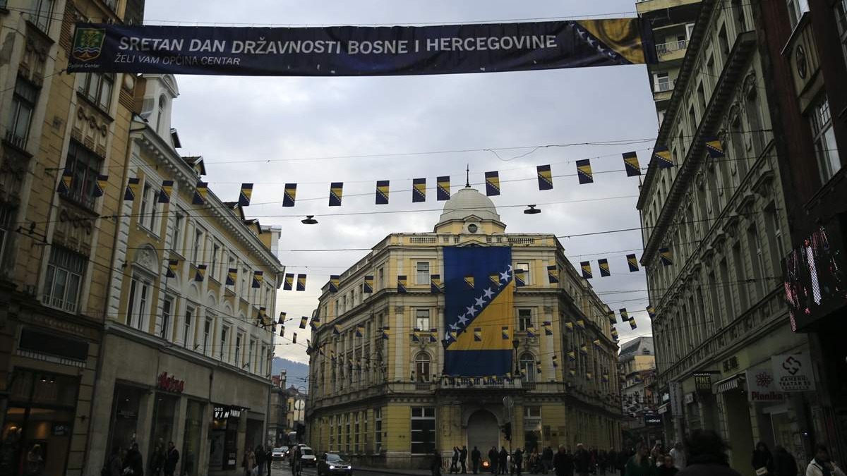 Sarajevo u prazničnom ruhu uoči Dana državnosti BiH