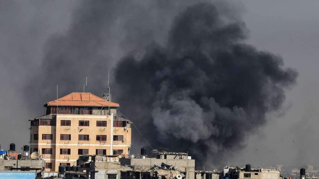 Izrael bombardirao jug Gaze, porodice talaca traže od Netanyahua da postigne dogovor o njihovom oslobađanju