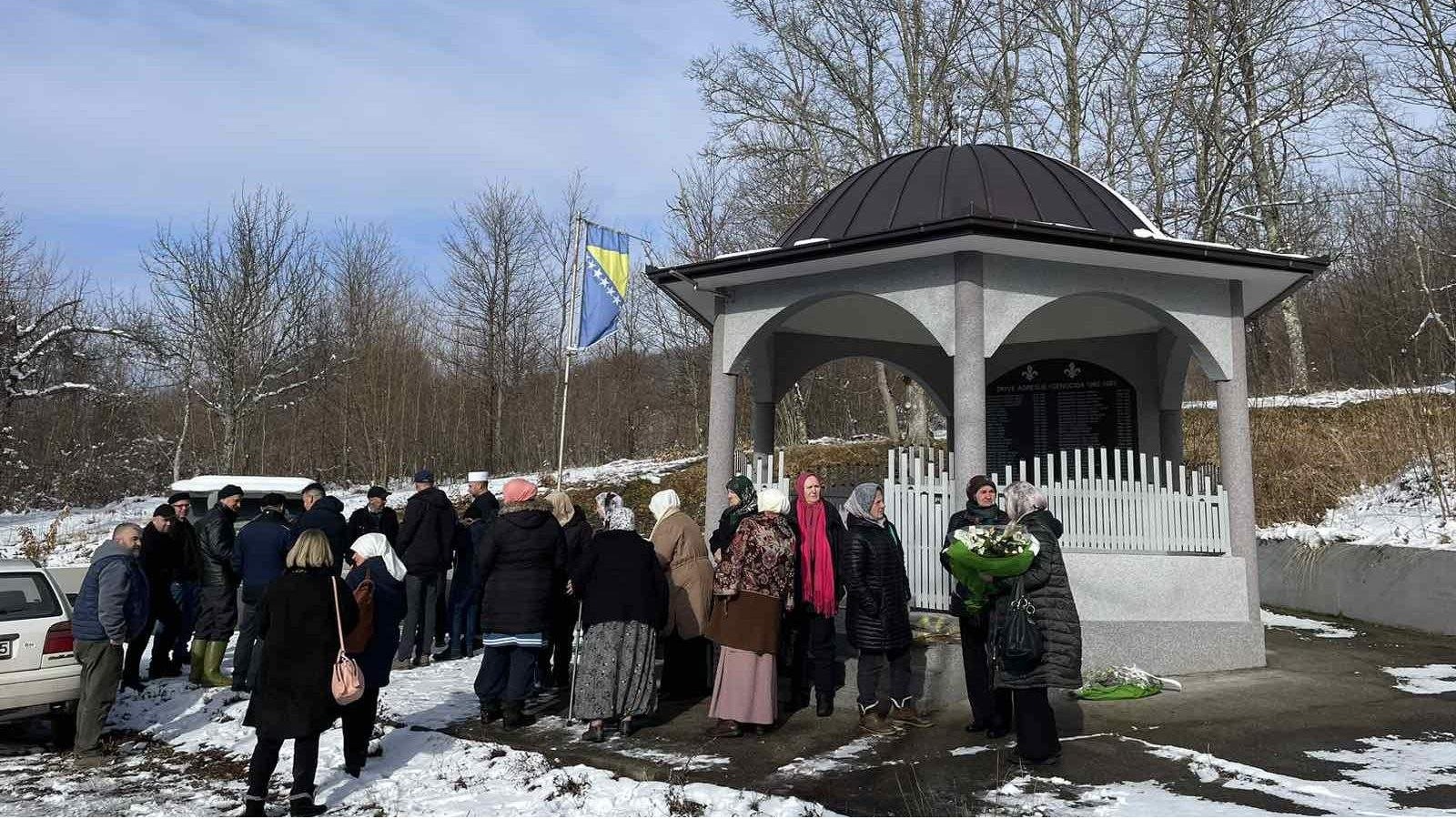 Više od tri decenije bez kazne za lomače i ubistva u selu Poljak