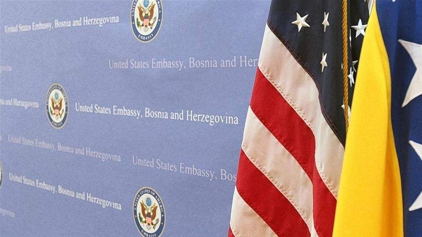 Američka ambasada: Sramotna je Čovićeva podrška ratnom zločincu Valetninu Ćoriću