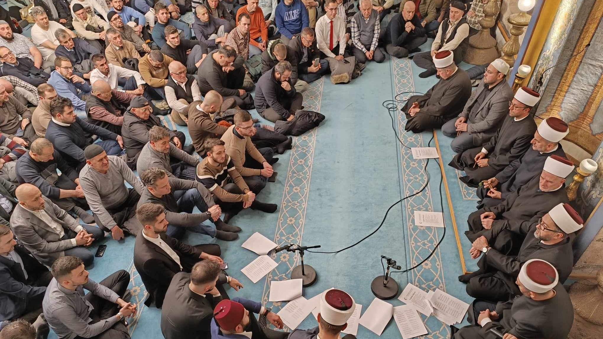 Lejletul-berat: Centralni program MIZ Sarajevo proučen u Carevoj džamiji 