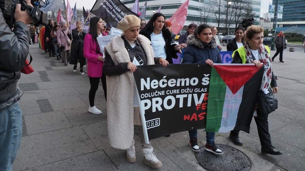 Žene sa aktivističkog marša u Sarajevu poručile: Zaustavite rat u Gazi SADA!