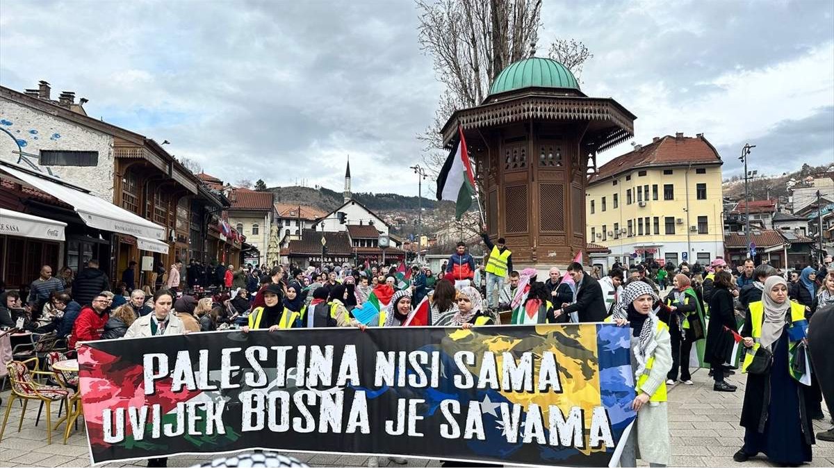 U Sarajevu održana mirna šetnja i humanitarni bazar u znak podrške palestinskom narodu
