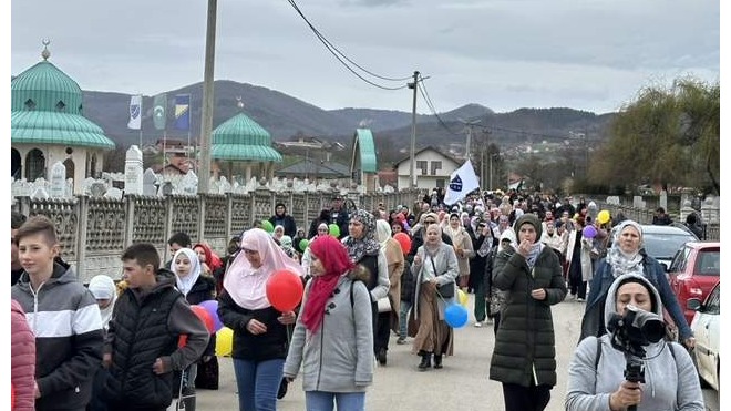 Mreža mladih MIZ Kozarac organizovala "Ramazanski vozić"