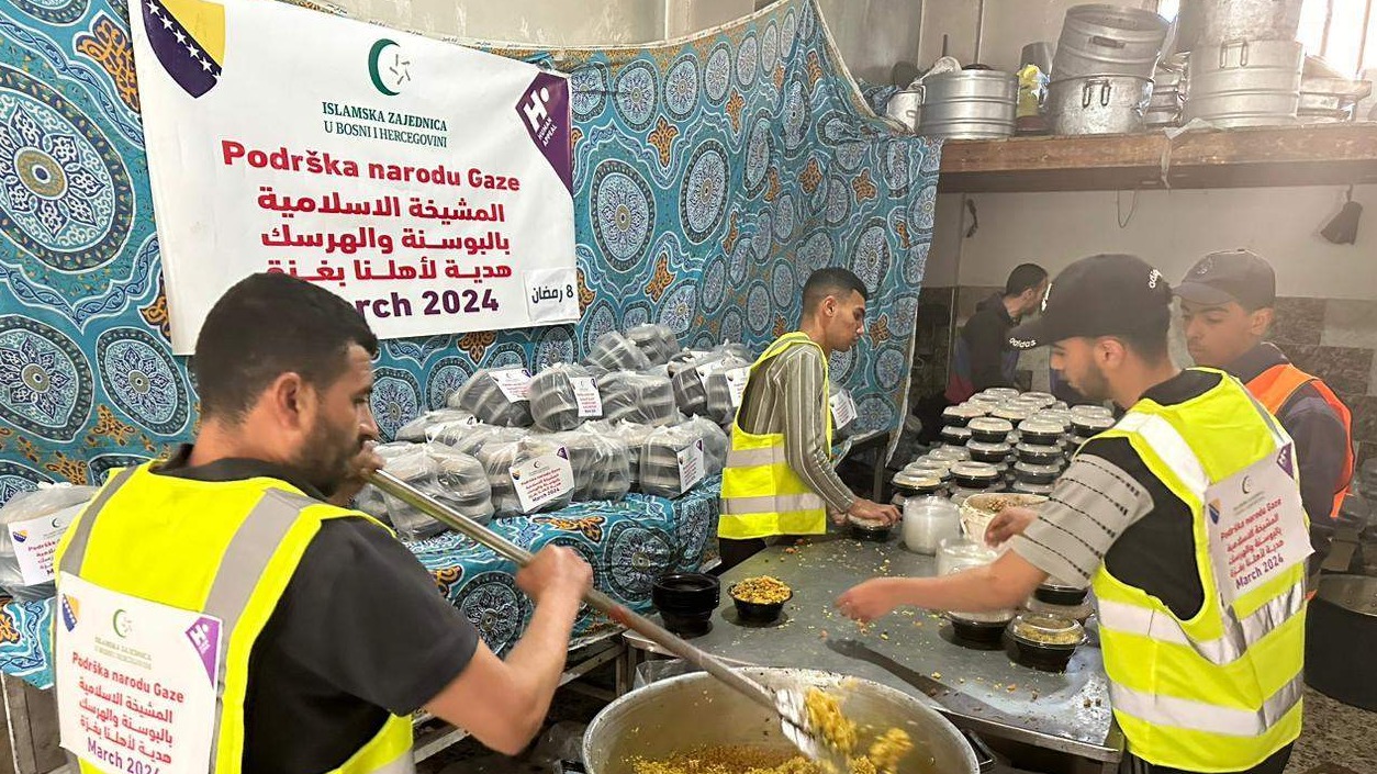 Islamska zajednica osigurala tople obroke i iftare za stanovnike Gaze