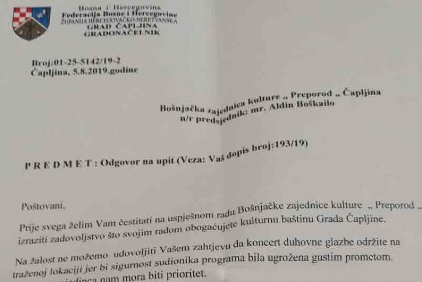 Gradonačelnik Čapljine Smiljan Vidić nije dozvolio održavanje bajramskog koncerta ispred Osnovne škole u Domanovićima