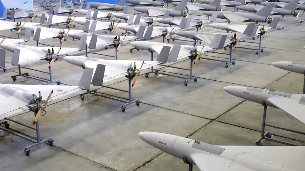 Iran napao Izrael: Lansirano desetine dronova samoubica