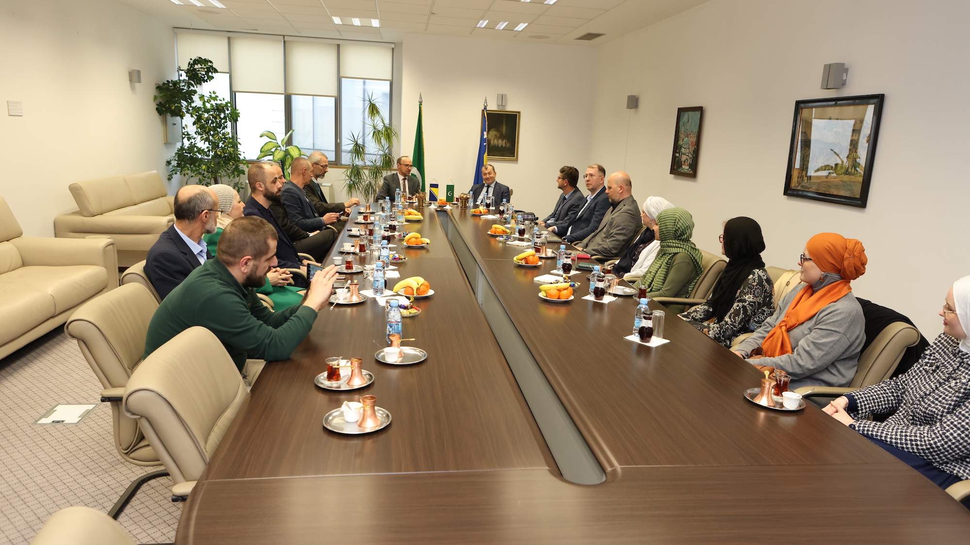Delegacija FIN-a posjetila Gazi Husrev-begovu biblioteku