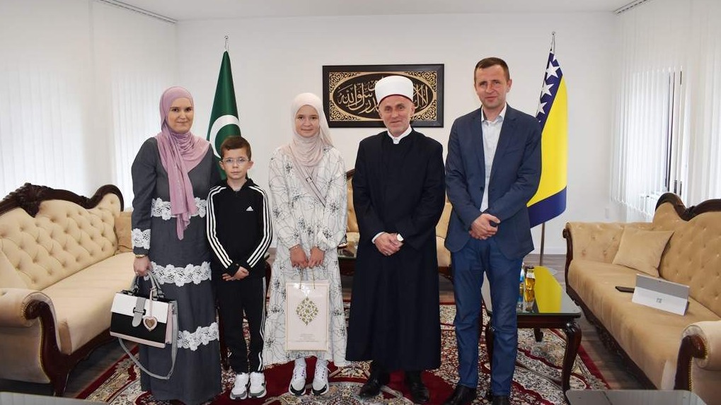 Muftija Kudić upriličio prijem za pobjednicu ramazanskog kviza Radija BIR Elhamnu Mujakić